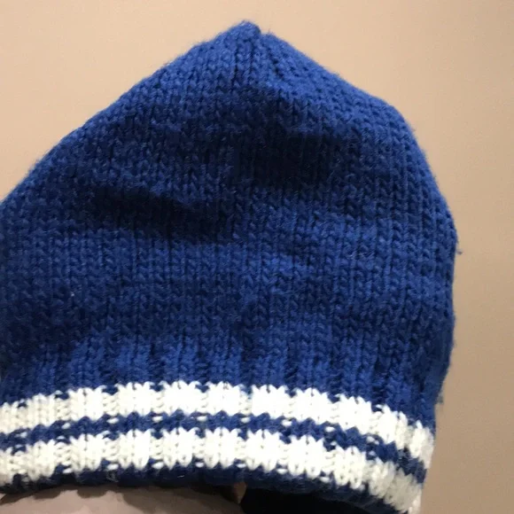 Toronto Maple Leafs hat - Picture 2 of 7